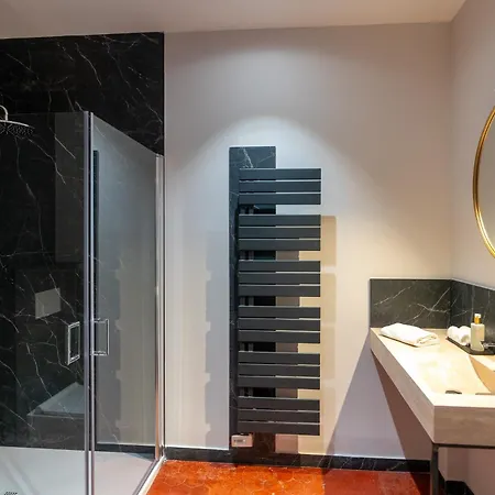 L'heure Bleue La Regence Bed & Breakfast *